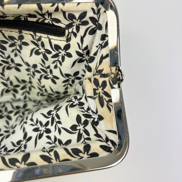 Hobo Lauren Clutch Wallet Coin Purse Bag Black Leather Kisslock Closure Classic - Picture 12 of 12